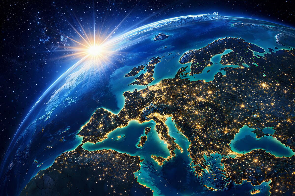 Fototapeta Ziemia z kosmosu Europa nocą i wschód słońca